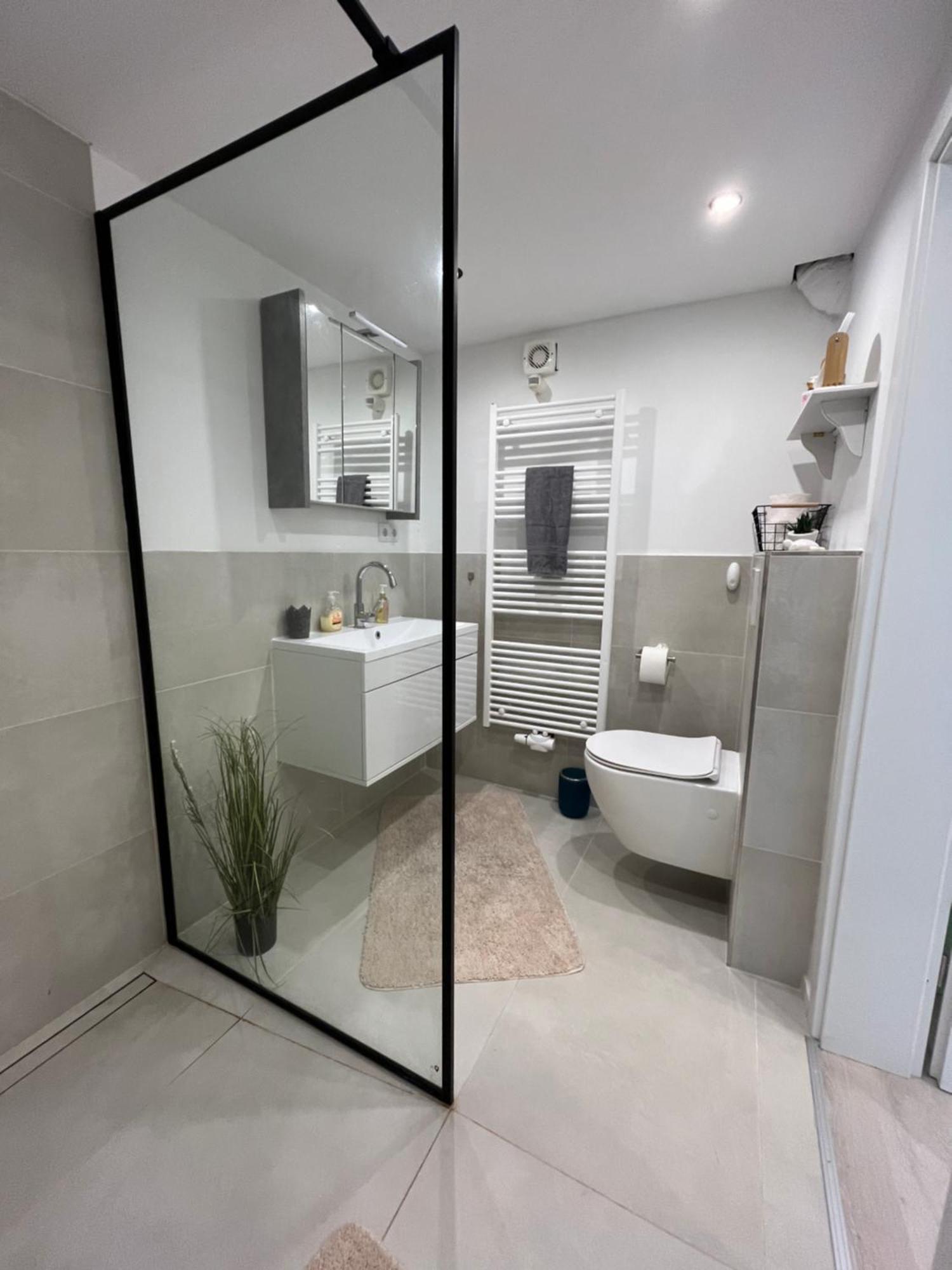Moderne Ferienwohnung Mit Guter Ausstattung Und Self Checkin Bodenwerder Exteriör bild